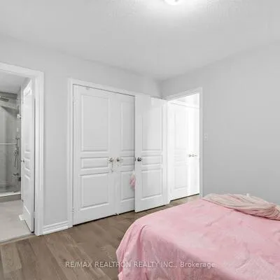 21,&nbsp;Rennie, Box Grove, Markham
