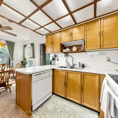 76,&nbsp;Tilman, Markham Village, Markham