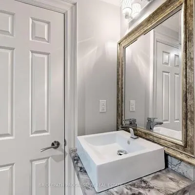2,&nbsp;Thornlea, Thornhill, Markham