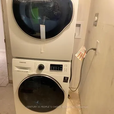 2524, Banfield, Central Erin Mills, Mississauga