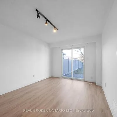 2518, Harman, Clarkson, Mississauga