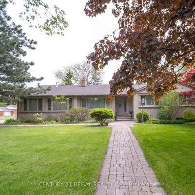 1361, Lochlin, Mineola, Mississauga