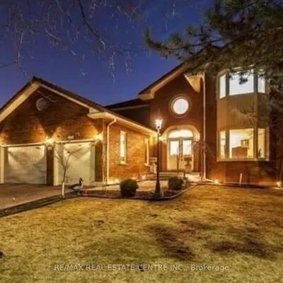 1876,&nbsp;Grosvenor, Erin Mills, Mississauga