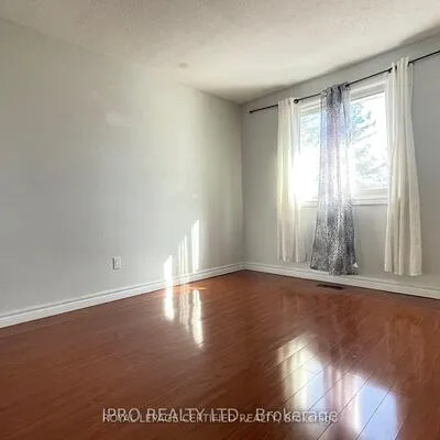 498,&nbsp;Daralea, Mississauga Valleys, Mississauga