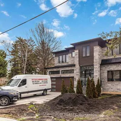 77,&nbsp;Thomas, Streetsville, Mississauga