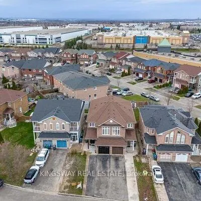 803,&nbsp;Khan, East Credit, Mississauga