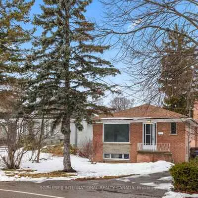 957,&nbsp;Beechwood, Lakeview, Mississauga