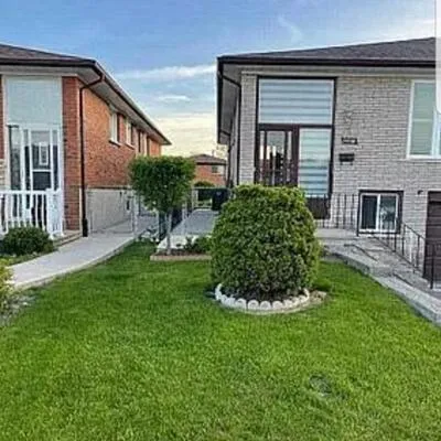 7274,&nbsp;Shallford, Malton, Mississauga