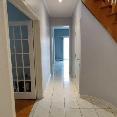 673,&nbsp;Bristol, Hurontario, Mississauga