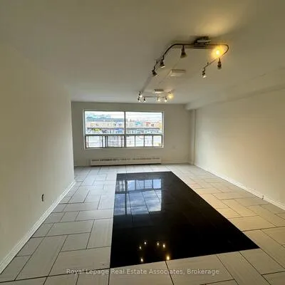 3071,&nbsp;Hurontario, Cooksville, Mississauga