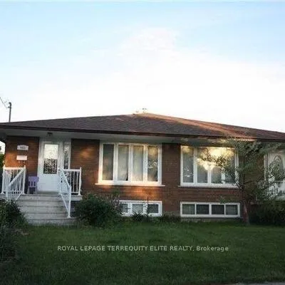 990,&nbsp;Fourth, Lakeview, Mississauga