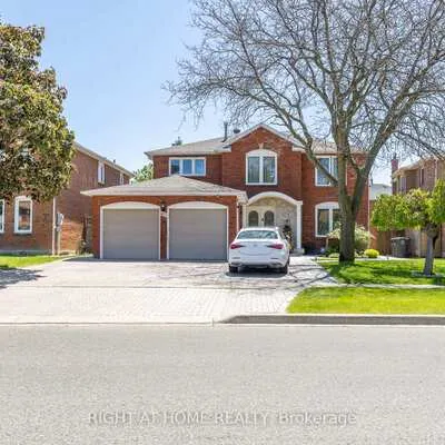 378,&nbsp;Ceremonial, Hurontario, Mississauga