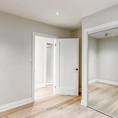 237,&nbsp;Lakeshore, Port Credit, Mississauga