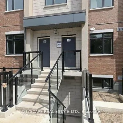 1085,&nbsp;Douglas McCurdy, Port Credit, Mississauga