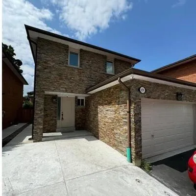 659,&nbsp;Roselaire, Hurontario, Mississauga