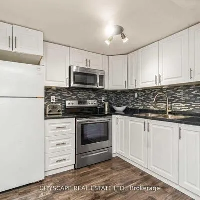 6103,&nbsp;Silken Lauman, East Credit, Mississauga