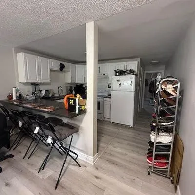 9,&nbsp;Ellen, Streetsville, Mississauga