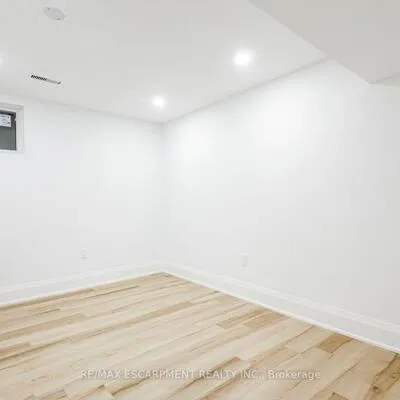 2104,&nbsp;Mississauga, Sheridan, Mississauga