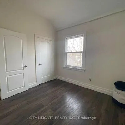 1561,&nbsp;Hurontario, Mineola, Mississauga