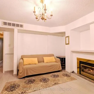1226,&nbsp;Kos, Lorne Park, Mississauga