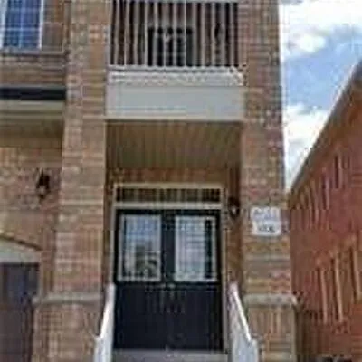 539,&nbsp;Coach, Hurontario, Mississauga
