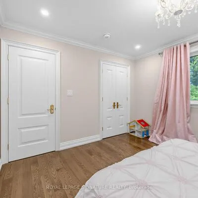 1415,&nbsp;Avonbridge, Mineola, Mississauga