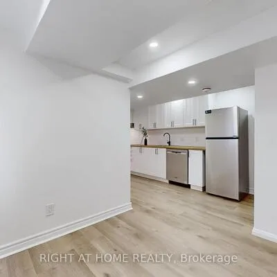 1121,&nbsp;Foxglove, East Credit, Mississauga