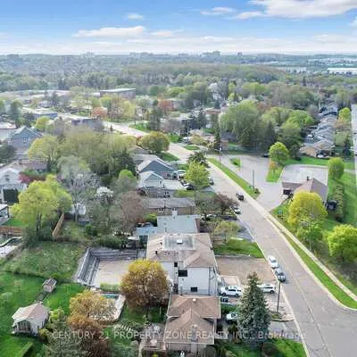 122,&nbsp;Vista, Streetsville, Mississauga