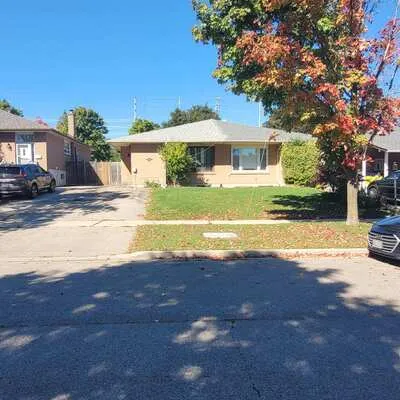 2415,&nbsp;Padstow, Clarkson, Mississauga