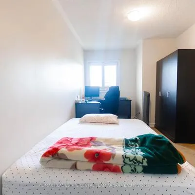 545,&nbsp;Warhol, Meadowvale Village, Mississauga