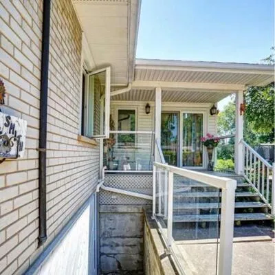 16,&nbsp;Plainsman, Streetsville, Mississauga