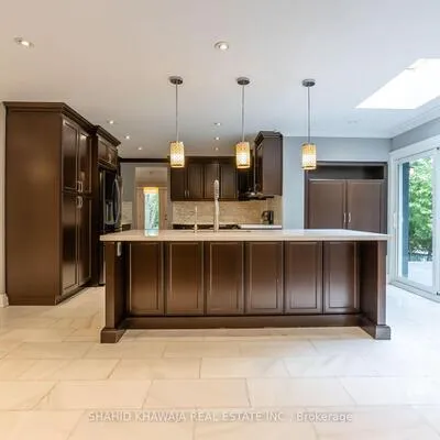 1590,&nbsp;Yew, Sheridan, Mississauga