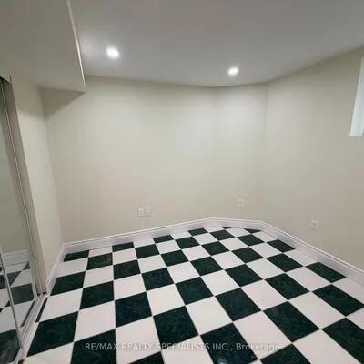 828,&nbsp;Cardington, East Credit, Mississauga