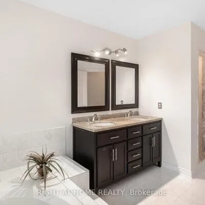 5994,&nbsp;Tweed, Central Erin Mills, Mississauga