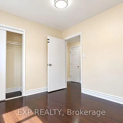 3425,&nbsp;Laddie, Malton, Mississauga