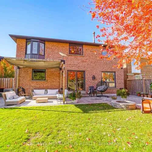 Premium freehold home for sale: 4392, Grassland, East Credit, Mississauga