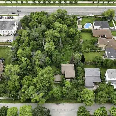1050,&nbsp;BURNHAMTHORPE, Applewood, Mississauga