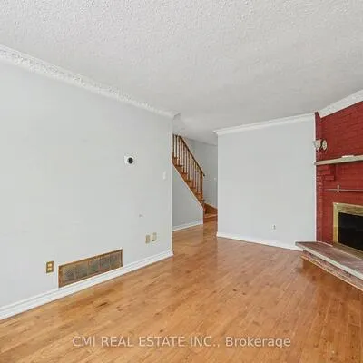 993,&nbsp;Lucerne, Creditview, Mississauga