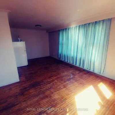 1534,&nbsp;Cawthra, Mineola, Mississauga