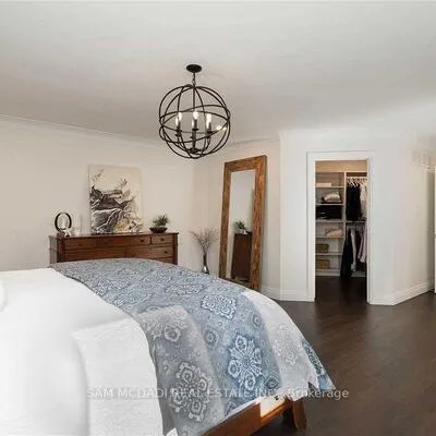 2064,&nbsp;Almira, Sheridan, Mississauga