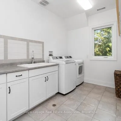 1285,&nbsp;Mineola, Mineola, Mississauga