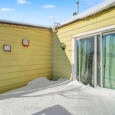 3032, Victory, Malton, Mississauga