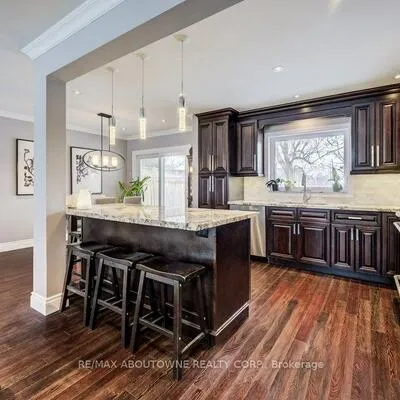 1419, Sandgate, Clarkson, Mississauga