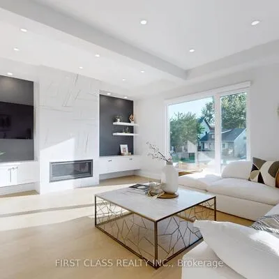 1047,&nbsp;Meredith, Lakeview, Mississauga