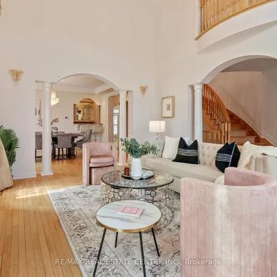 645,&nbsp;Cranleigh, Lorne Park, Mississauga