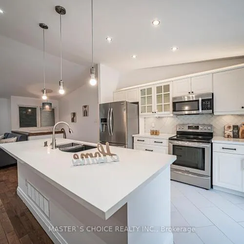 Premium freehold home for sale: 3294, Rhonda Valley, Mississauga Valleys, Mississauga