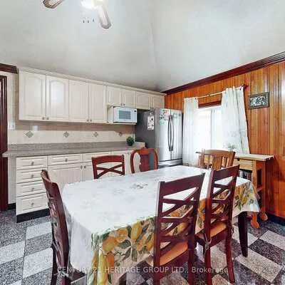 1045,&nbsp;East, Lakeview, Mississauga