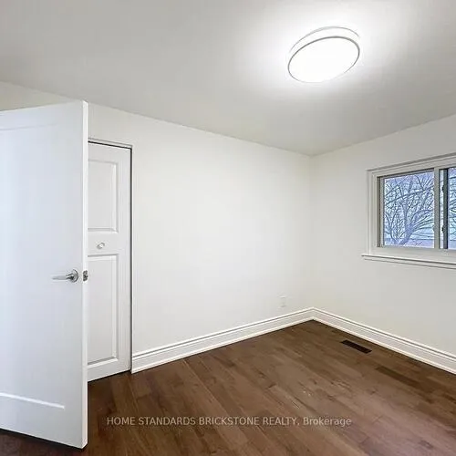 Premium freehold home for sale: 1360, Glen Rutley, Applewood, Mississauga