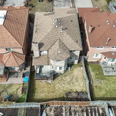 100,&nbsp;Glenn Hawthorne, Hurontario, Mississauga