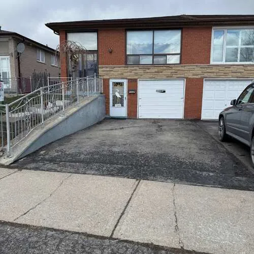 Premium freehold home for sale: 7295, Shallford, Malton, Mississauga